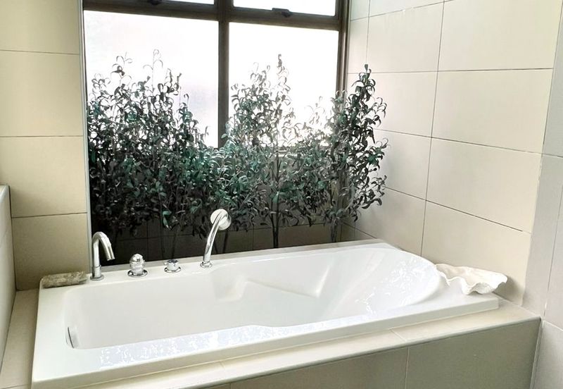 Lake Point Residence