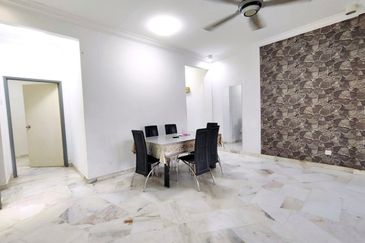 Kekwa Apartment @ Putra Perdana