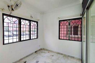 Kekwa Apartment @ Putra Perdana