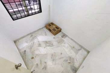 Kekwa Apartment @ Putra Perdana