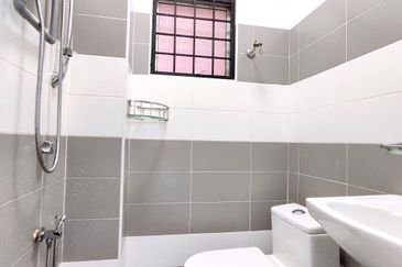 Kekwa Apartment @ Putra Perdana