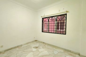 Kekwa Apartment @ Putra Perdana