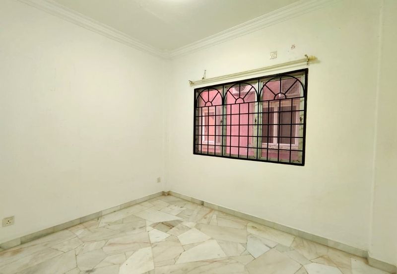 Kekwa Apartment @ Putra Perdana