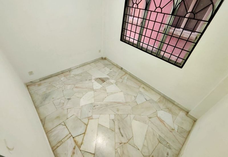 Kekwa Apartment @ Putra Perdana