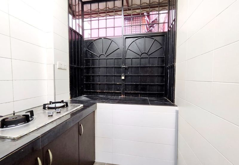 Kekwa Apartment @ Putra Perdana