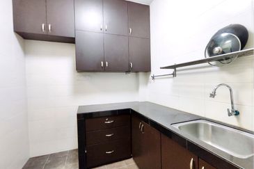 Kekwa Apartment @ Putra Perdana