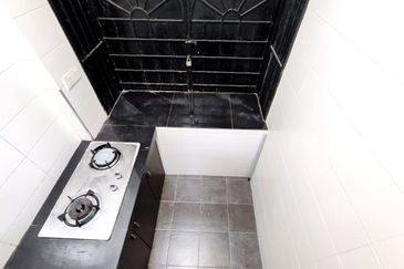 Kekwa Apartment @ Putra Perdana