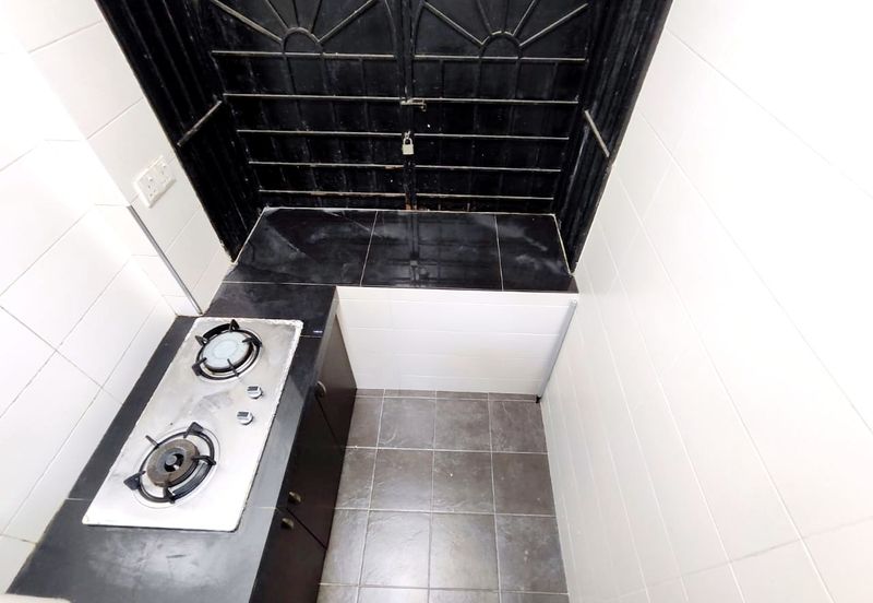 Kekwa Apartment @ Putra Perdana