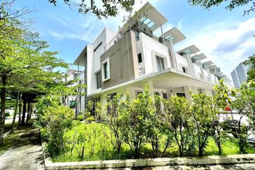 Lake Point Residence