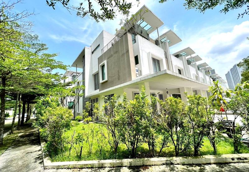 Lake Point Residence