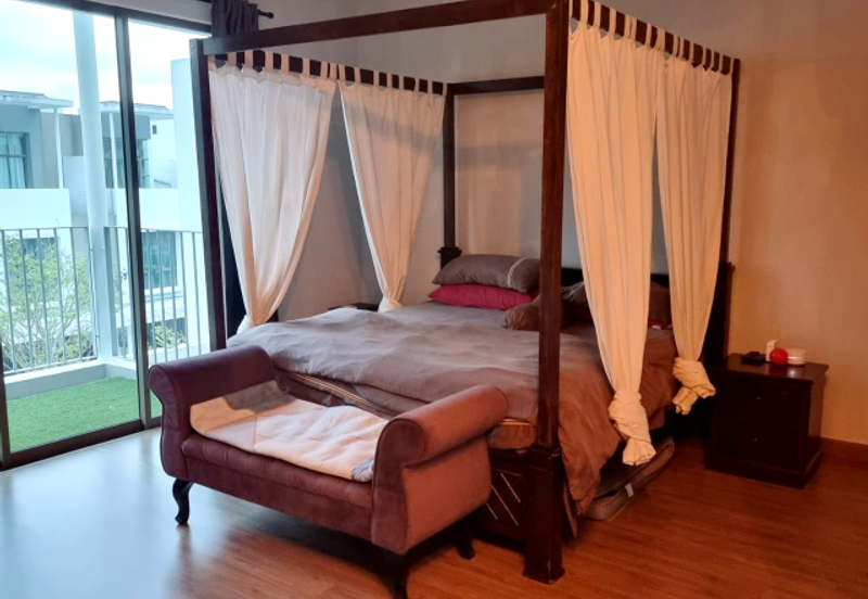 Lake Point Residence