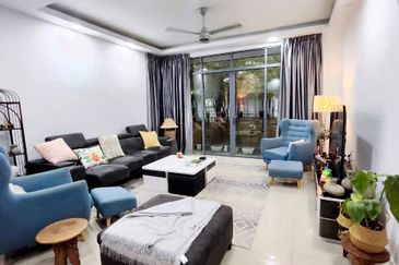 Summerglades, Perdana Lakeview West