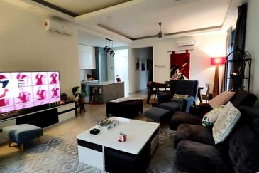 Summerglades, Perdana Lakeview West