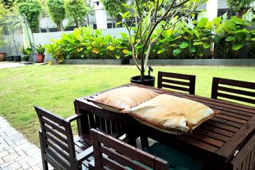 Summerglades, Perdana Lakeview West