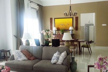 MYDiva, Perdana Lakeview East