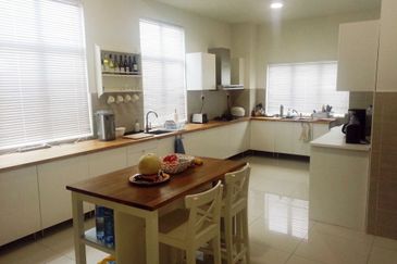 MYDiva, Perdana Lakeview East