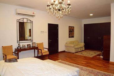 MYDiva, Perdana Lakeview East