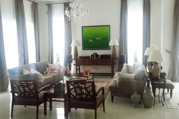 MYDiva, Perdana Lakeview East