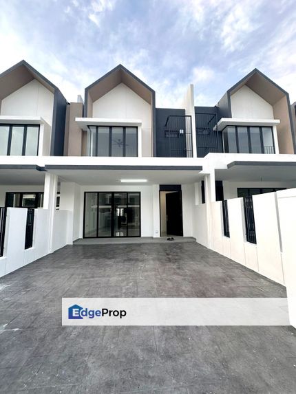 Bandar Serenia Sepang New Double storey house for rent, Selangor, Sepang