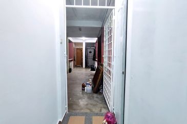 Kekwa Apartment @ Putra Perdana