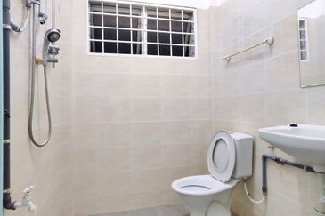 Kekwa Apartment @ Putra Perdana