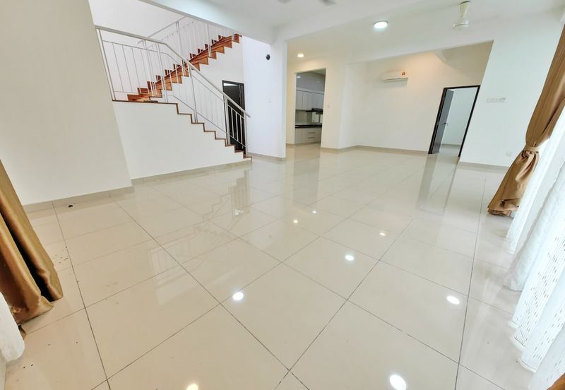 Perdana Lakeview East