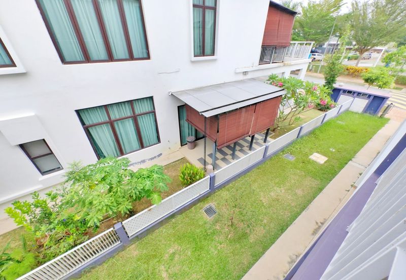 Perdana Lakeview East