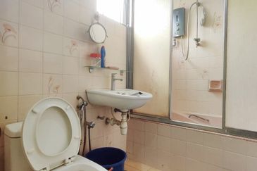 50% Discount Cheapest 4 Storey Bungalow House Taman Duta KL