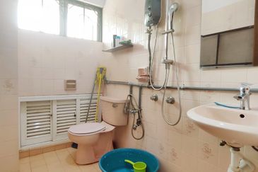 50% Discount Cheapest 4 Storey Bungalow House Taman Duta KL