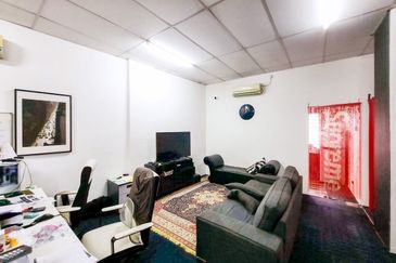 Residensi Bistaria, Ukay Bistari