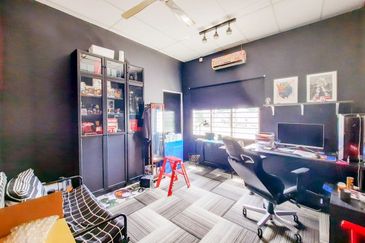 Residensi Bistaria, Ukay Bistari