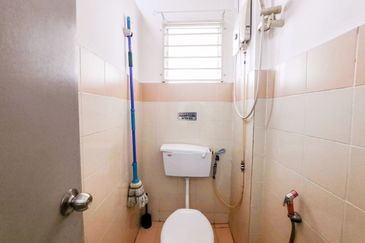 Residensi Bistaria, Ukay Bistari