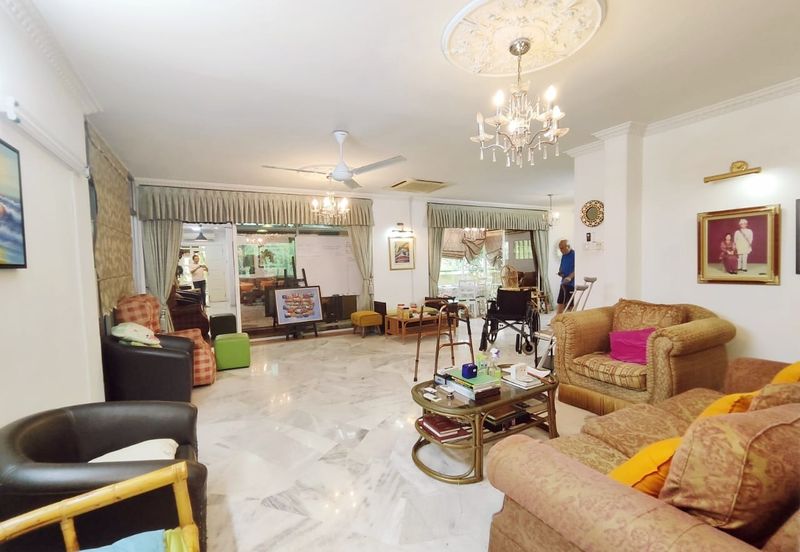 50% Discount Cheapest 4 Storey Bungalow House Taman Duta KL for rent