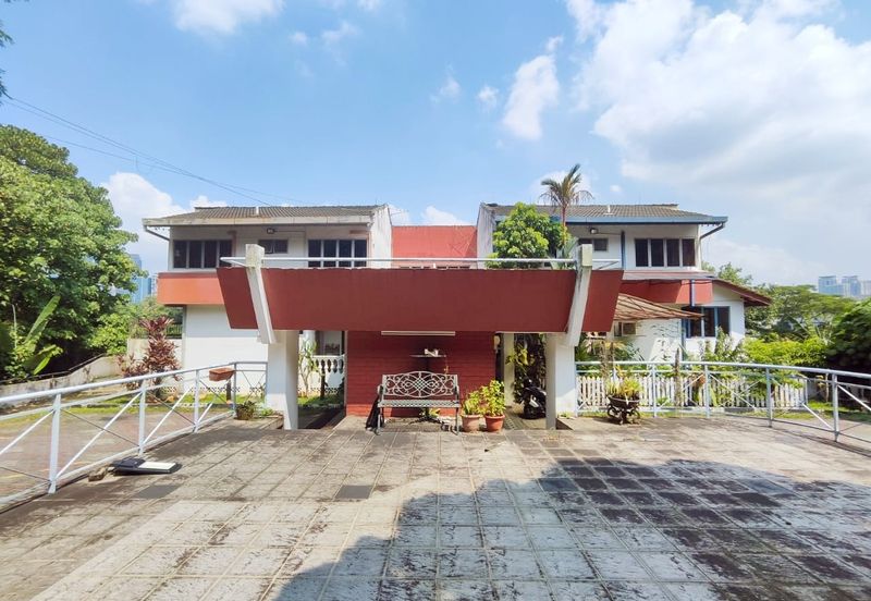 50% Discount Cheapest 4 Storey Bungalow House Taman Duta KL for rent