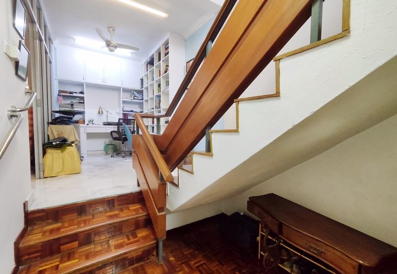 50% Discount Cheapest 4 Storey Bungalow House Taman Duta KL for rent