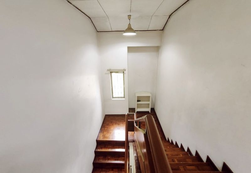 50% Discount Cheapest 4 Storey Bungalow House Taman Duta KL for rent