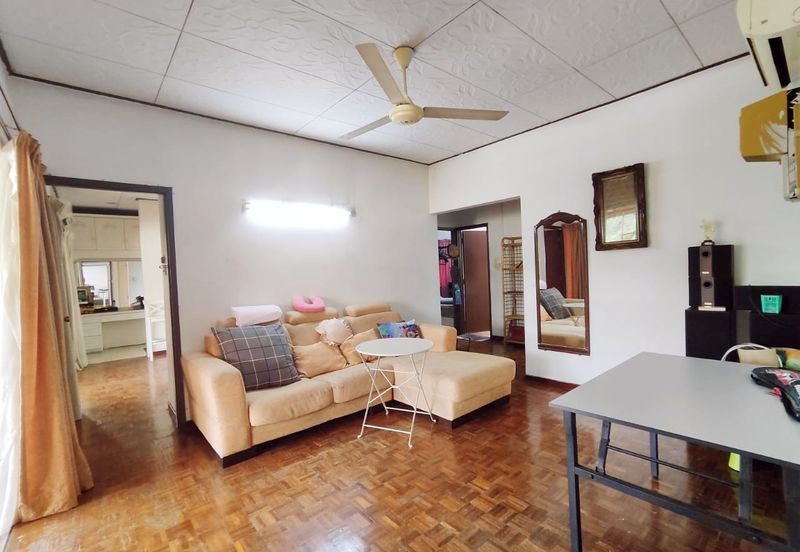 50% Discount Cheapest 4 Storey Bungalow House Taman Duta KL for rent