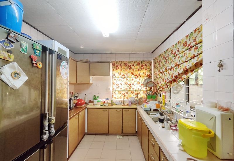 50% Discount Cheapest 4 Storey Bungalow House Taman Duta KL for rent