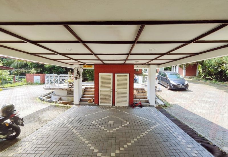50% Discount Cheapest 4 Storey Bungalow House Taman Duta KL for rent