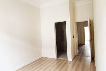 Monet Springtime @ Sunsuria City