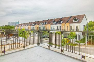 Monet Springtime @ Sunsuria City