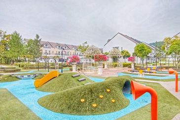 Monet Springtime @ Sunsuria City