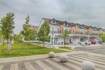 Monet Springtime @ Sunsuria City