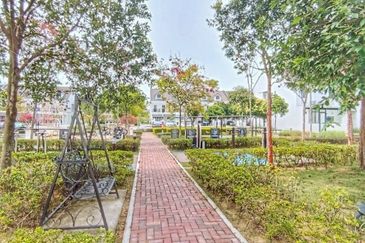 Monet Springtime @ Sunsuria City