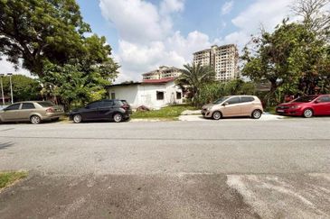 Jalan Putra Bahagia 8/4B