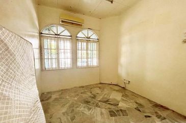 Jalan Putra Bahagia 8/4B