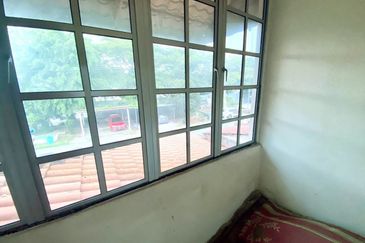 Double Storey Corner Lot Terrace House  Melawati KL For Sale