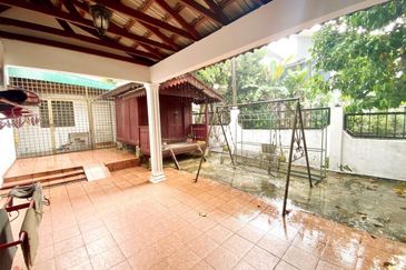 Double Storey Corner Lot Terrace House  Melawati KL For Sale