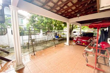 Double Storey Corner Lot Terrace House  Melawati KL For Sale