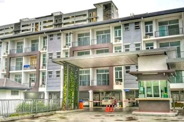 Neos @ PandanMas Townhouse